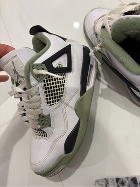 Air Jordan 4 Retro Seafoam